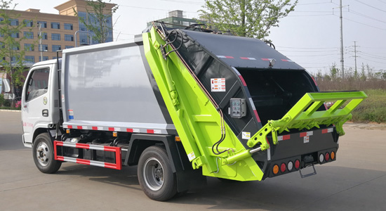 环卫垃圾车-东风6方压缩式垃圾车